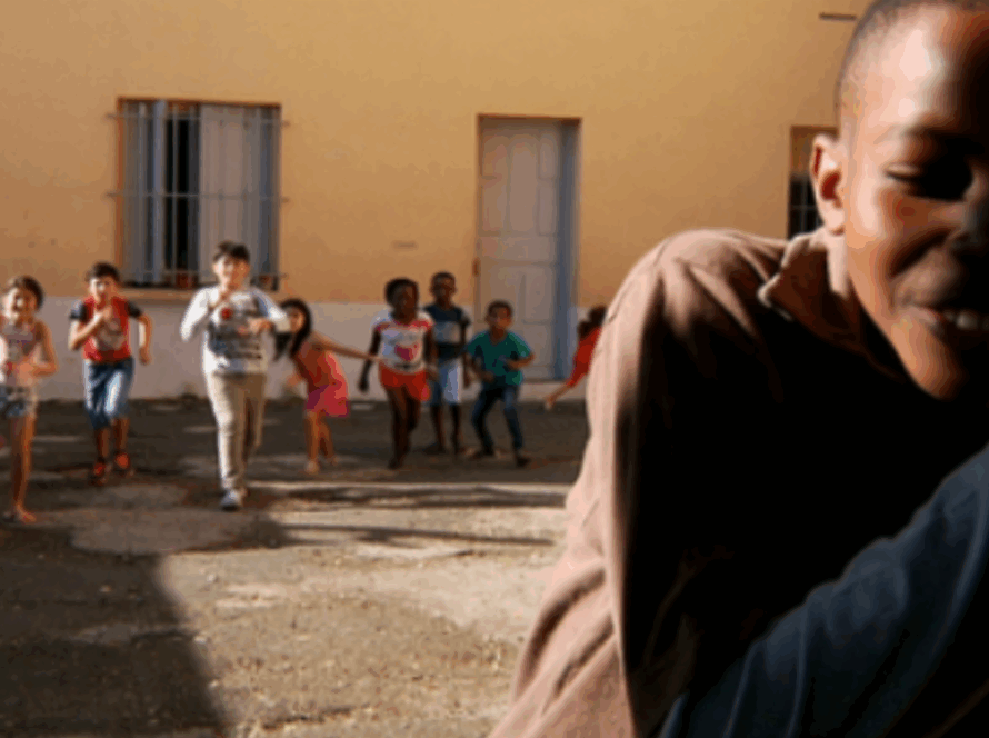 Projection/Rencontre "Avec mes souvenirs" de Laurence Kirsch au Tri Postal. En partenariat avec les masters "Création documentaire " et "Métiers de la diusion Cinéma Audiovisuel" de l'Université Paul Valéry, Le Tri Postal, RegardOcc et DOC-Cévennes